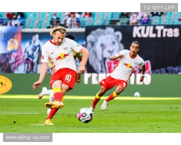 2026世界杯锋线风暴：全球顶尖球队进攻策略解析