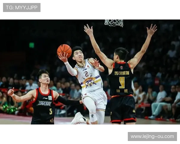 CBA精选：激烈对决与精彩瞬间，见证中国篮球巅峰对决之战